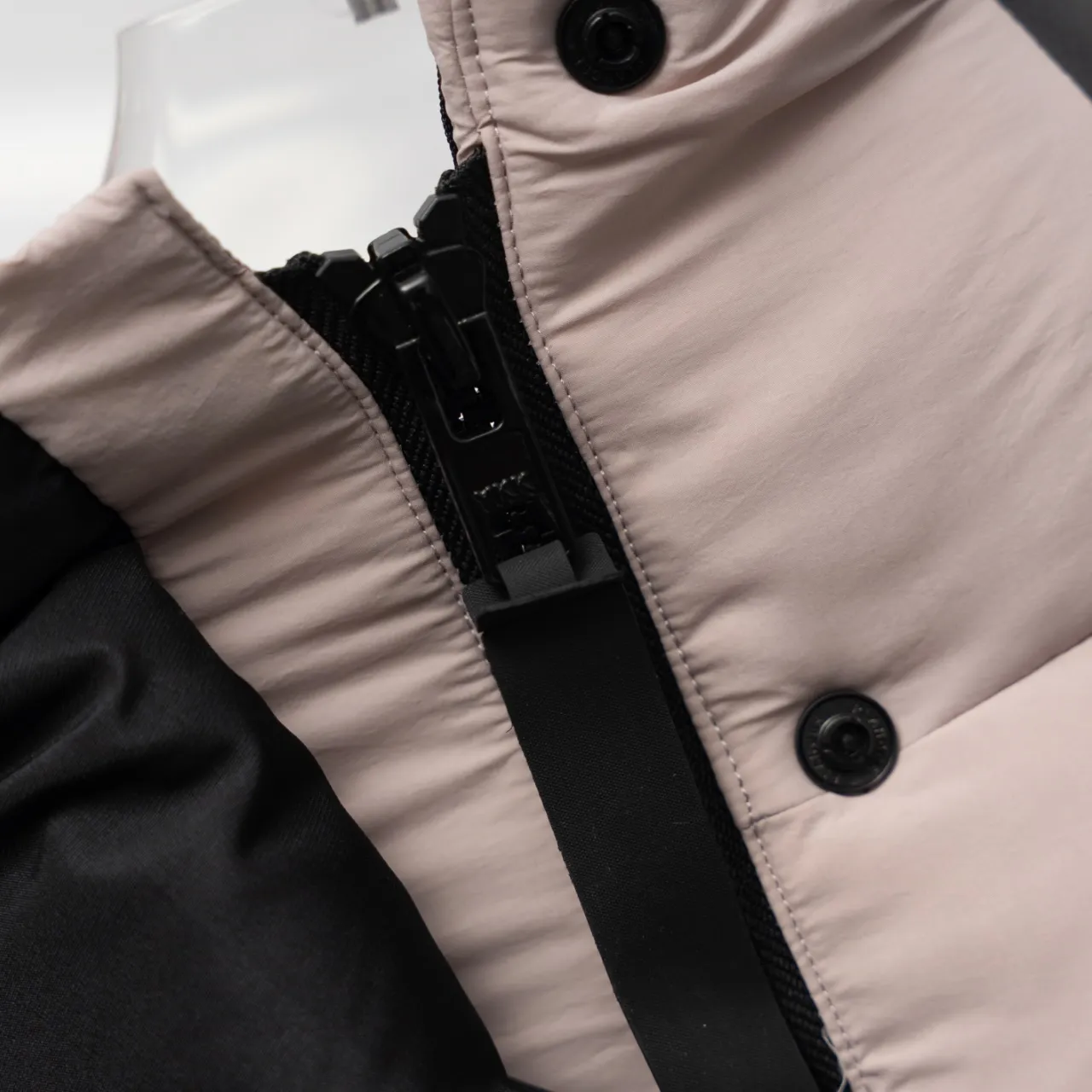 Top P880 CANADA GOOSE丨Canada Goose Ouyang Nana Generation Hooded Down Jacket Color: Light Pink Size: S-XXL
